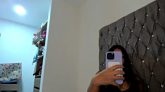 Snapshot of AriaMontgomery chatting on 8, 1, 2025 AriaMontgomery online show from 8, 1, 2025