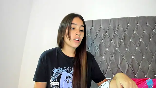 Snapshot of AriaMontgomery chatting on 25, 1, 2025 AriaMontgomery online show from 25, 1, 2025