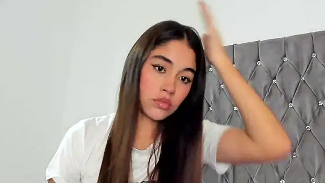 Snapshot of AriaMontgomery chatting on 28, 1, 2025 AriaMontgomery online show from 28, 1, 2025