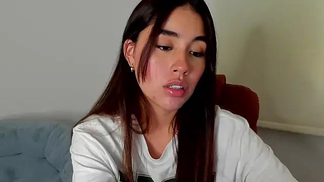 Snapshot of AriaMontgomery chatting on 1, 2, 2025 AriaMontgomery online show from 1, 2, 2025