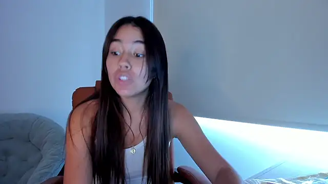 Snapshot of AriaMontgomery chatting on 2, 2, 2025 AriaMontgomery online show from 2, 2, 2025