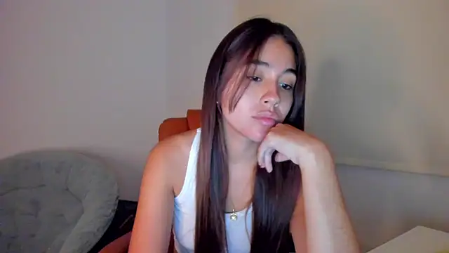 Snapshot of AriaMontgomery chatting on 3, 2, 2025 AriaMontgomery online show from 3, 2, 2025