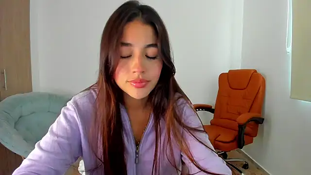 Snapshot of AriaMontgomery chatting on 14, 2, 2025 AriaMontgomery online show from 14, 2, 2025