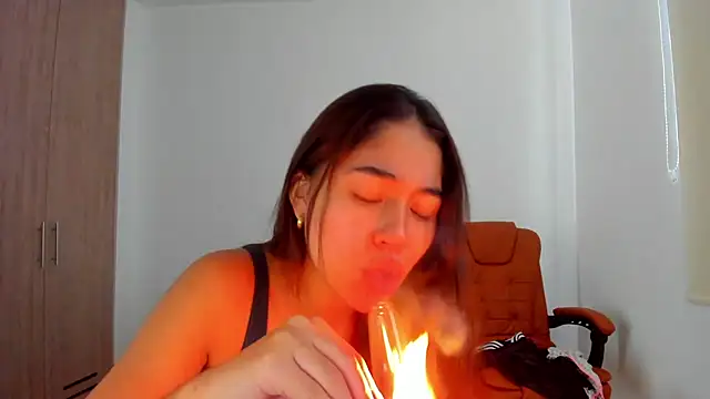 Snapshot of AriaMontgomery chatting on 26, 2, 2025 AriaMontgomery online show from 26, 2, 2025