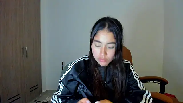 Snapshot of AriaMontgomery chatting on 28, 2, 2025 AriaMontgomery online show from 28, 2, 2025