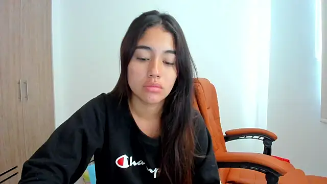 Snapshot of AriaMontgomery chatting on 28, 2, 2025 AriaMontgomery online show from 28, 2, 2025