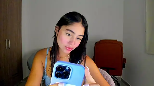 Snapshot of AriaMontgomery chatting on 3, 3, 2025 AriaMontgomery online show from 3, 3, 2025