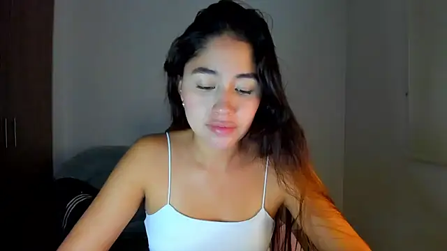 Snapshot of AriaMontgomery chatting on 5, 3, 2025 AriaMontgomery online show from 5, 3, 2025