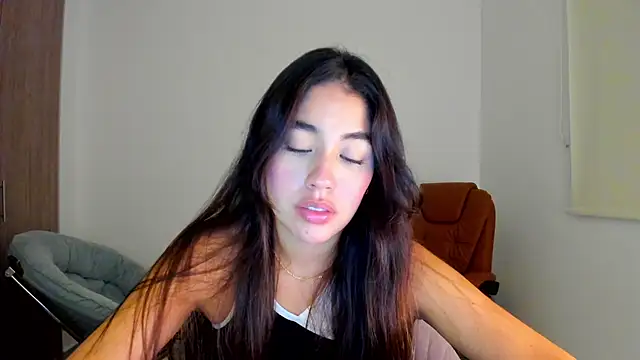 Snapshot of AriaMontgomery chatting on 6, 3, 2025 AriaMontgomery online show from 6, 3, 2025