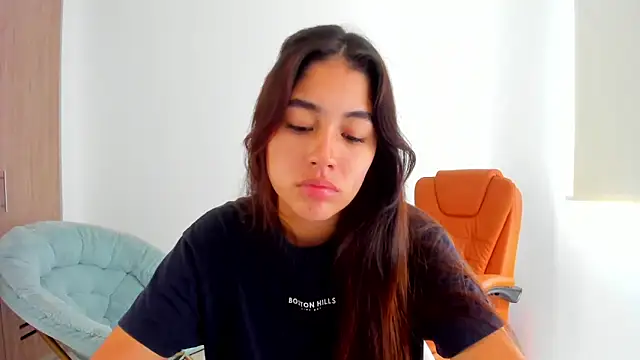 Snapshot of AriaMontgomery chatting on 7, 3, 2025 AriaMontgomery online show from 7, 3, 2025