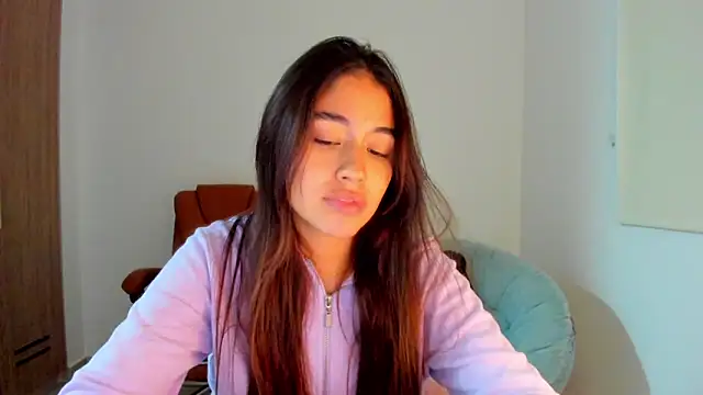 Snapshot of AriaMontgomery chatting on 11, 3, 2025 AriaMontgomery online show from 11, 3, 2025