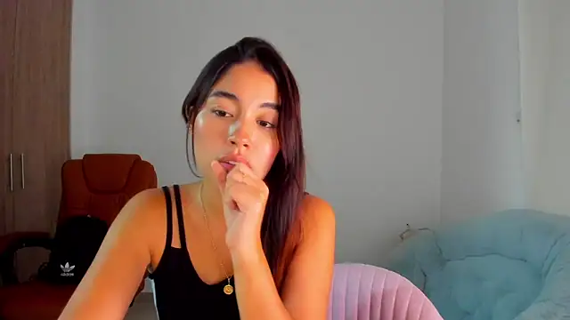 Snapshot of AriaMontgomery chatting on 11, 3, 2025 AriaMontgomery online show from 11, 3, 2025