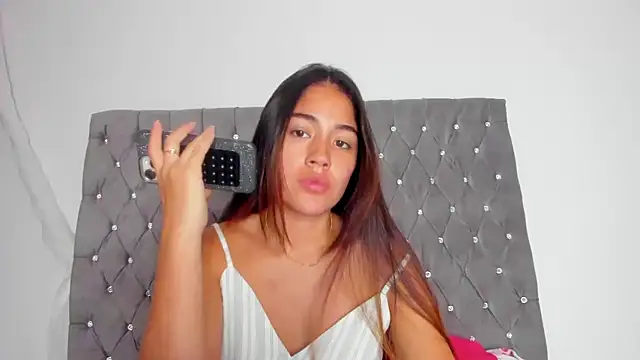 Snapshot of AriaMontgomery chatting on 22, 9, 2025 AriaMontgomery online show from 22, 9, 2025