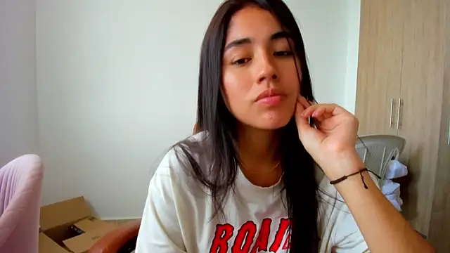 AriaMontgomery online show from 18, 4, 2026