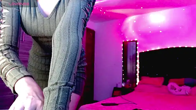 holy juli online show from 11, 11, 2025