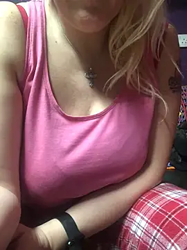 Snapshot of sexylady1983 chatting on 2, 3, 2025 sexylady1983 online show from 2, 3, 2025