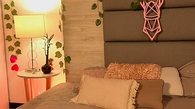 Lily Miiller online show from 3, 10, 2025