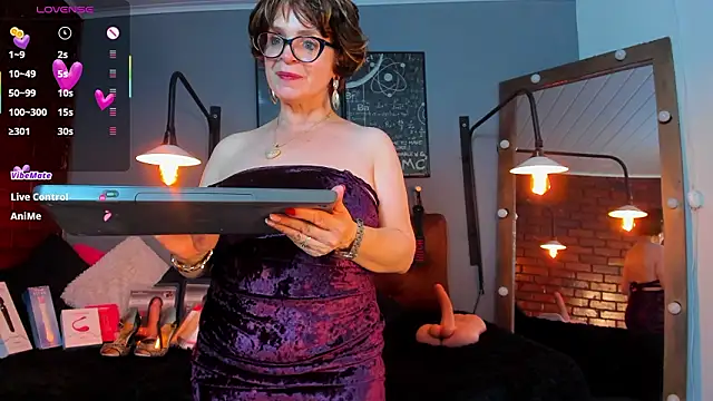 Samantha mature56 online show from 27, 3, 2026