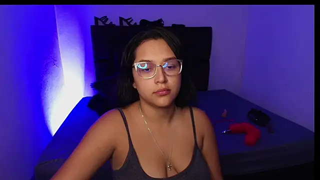 EmilySavvato online show from 5, 1, 2025