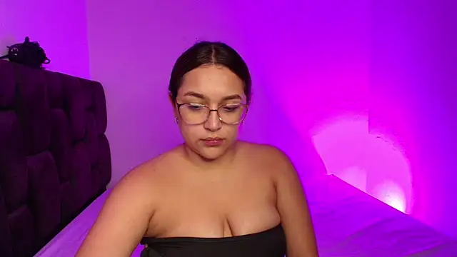 EmilySavvato online show from 16, 3, 2025