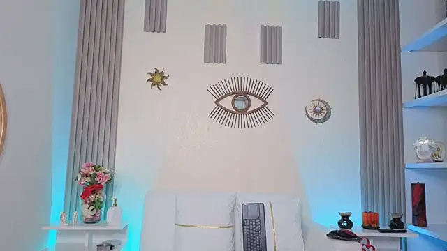 Snapshot of EMILY_ROUSSE71 chatting on 21, 6, 2026 EMILY ROUSSE71 online show from 21, 6, 2026