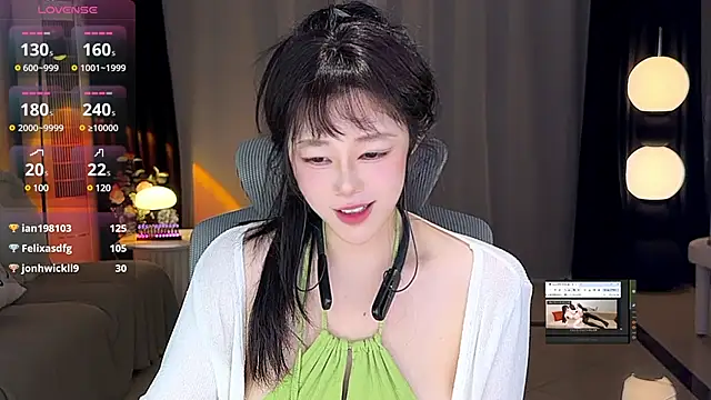 Snapshot of sweateanv_ chatting on 29, 12, 2024 sweateanv online show from 29, 12, 2024