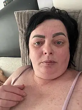 Amandamuller1982 online show from 27, 2, 2025