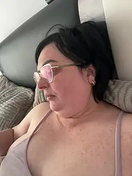 Amandamuller1982 online show from 2, 3, 2025