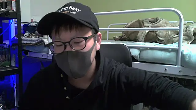 Snapshot of Owl1216 chatting on 17, 2, 2025 Owl1216 online show from 17, 2, 2025