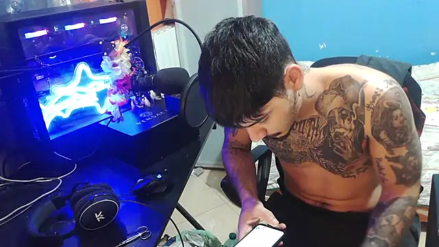 Badboyi1997 online show from 11, 10, 2025