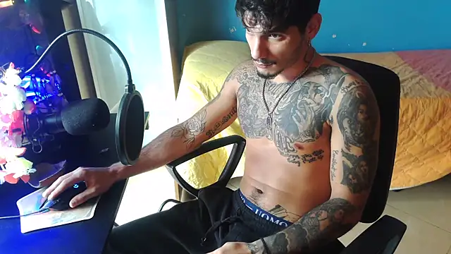 Badboyi1997 online show from 22, 10, 2025