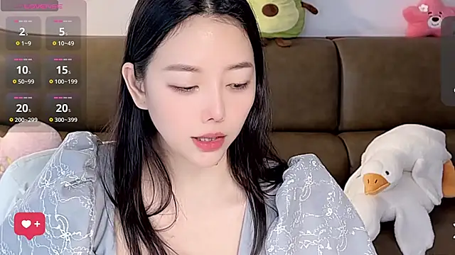 Snapshot of Yilin1999 chatting on 23, 9, 2025 Yilin1999 online show from 23, 9, 2025