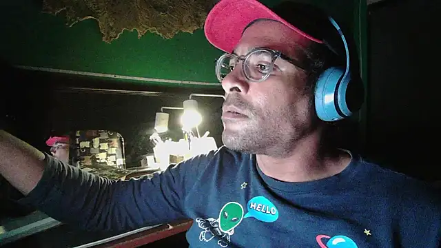 Snapshot of _______the chatting on 24, 2, 2026 the online show from 24, 2, 2026