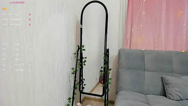 LinaCristonsen online show from 30, 1, 2025