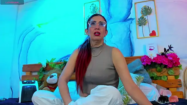 Snapshot of Perla_Franco chatting on 12, 9, 2025 Perla Franco online show from 12, 9, 2025