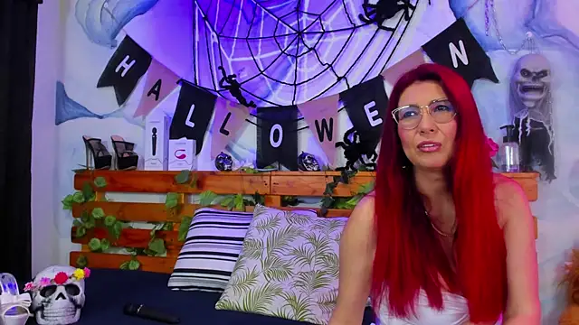 Snapshot of Perla_Franco chatting on 21, 10, 2025 Perla Franco online show from 21, 10, 2025