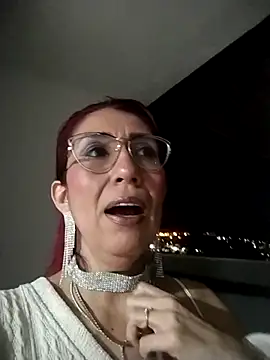 Snapshot of Perla_Franco chatting on 4, 12, 2025 Perla Franco online show from 4, 12, 2025