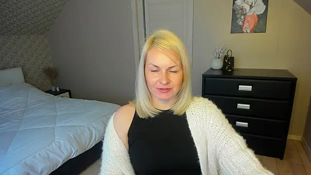 Snapshot of Alicee_Gracee chatting on 28, 11, 2025 Alicee Gracee online show from 28, 11, 2025