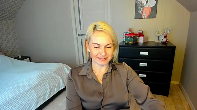 Snapshot of Alicee_Gracee chatting on 4, 12, 2025 Alicee Gracee online show from 4, 12, 2025