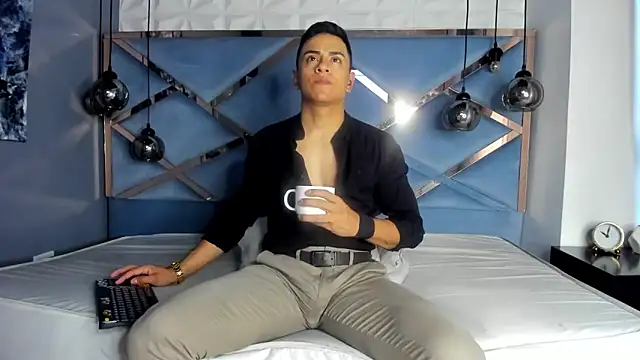 Lucii fer  online show from 22, 11, 2025