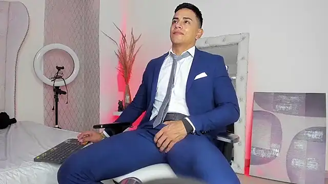 Lucii fer  online show from 4, 5, 2026
