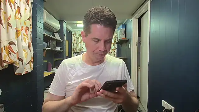 tilobinder online show from 14, 12, 2025