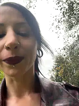 Snapshot of MissMidnightUK chatting on 24, 9, 2025 MissMidnightUK online show from 24, 9, 2025