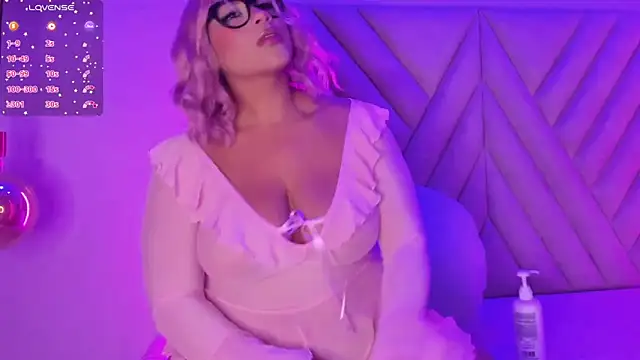 Snapshot of SussieRogers chatting on 20, 9, 2025 SussieRogers online show from 20, 9, 2025