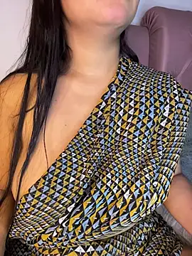 Snapshot of shara_queen1 chatting on 28, 6, 2026 shara queen1 online show from 28, 6, 2026