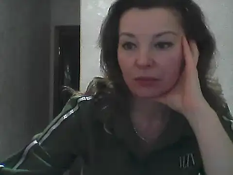 Snapshot of VselenaSun402 chatting on 8, 1, 2025 VselenaSun402 online show from 8, 1, 2025