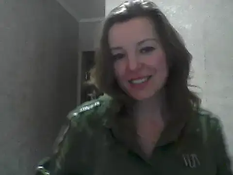 Snapshot of VselenaSun402 chatting on 8, 1, 2025 VselenaSun402 online show from 8, 1, 2025