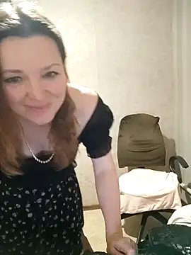 Snapshot of VselenaSun402 chatting on 8, 2, 2025 VselenaSun402 online show from 8, 2, 2025