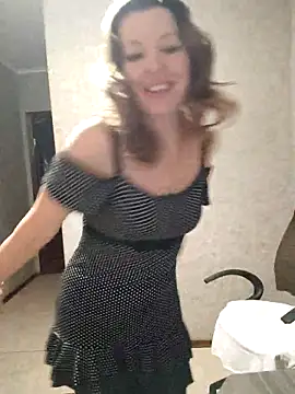 Snapshot of VselenaSun402 chatting on 4, 3, 2025 VselenaSun402 online show from 4, 3, 2025
