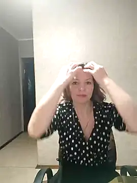 Snapshot of VselenaSun402 chatting on 10, 3, 2025 VselenaSun402 online show from 10, 3, 2025